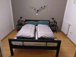 1 bedroom, WiFi, bed sheets