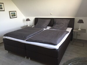 3 bedrooms, iron/ironing board, WiFi - Nice, large and bright apartment in Ankerstrasse 10  (Krummhörn)