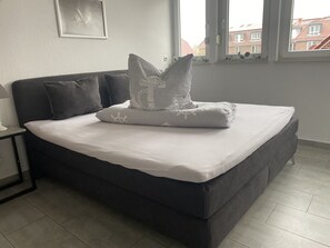 3 bedrooms, iron/ironing board, WiFi - Nice, large and bright apartment in Ankerstrasse 10 (Krummhörn)