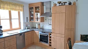 Kühlschrank, Ofen, Herdplatte, Geschirrspüler