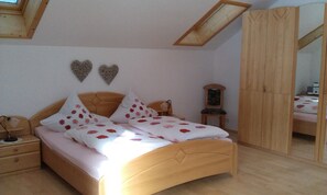2 bedrooms, travel crib, WiFi, bed sheets