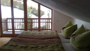 2 Schlafzimmer, Reisekinderbett, WLAN, Bettwäsche