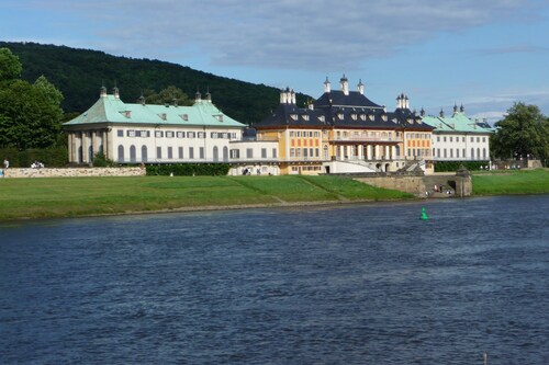 Hochwertige ruhige Fewo am Elberadweg - 20 Minuten mit der Bahn ins Stadtzentrum