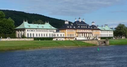 Hochwertige ruhige Fewo am Elberadweg - 20 Minuten mit der Bahn ins Stadtzentrum
