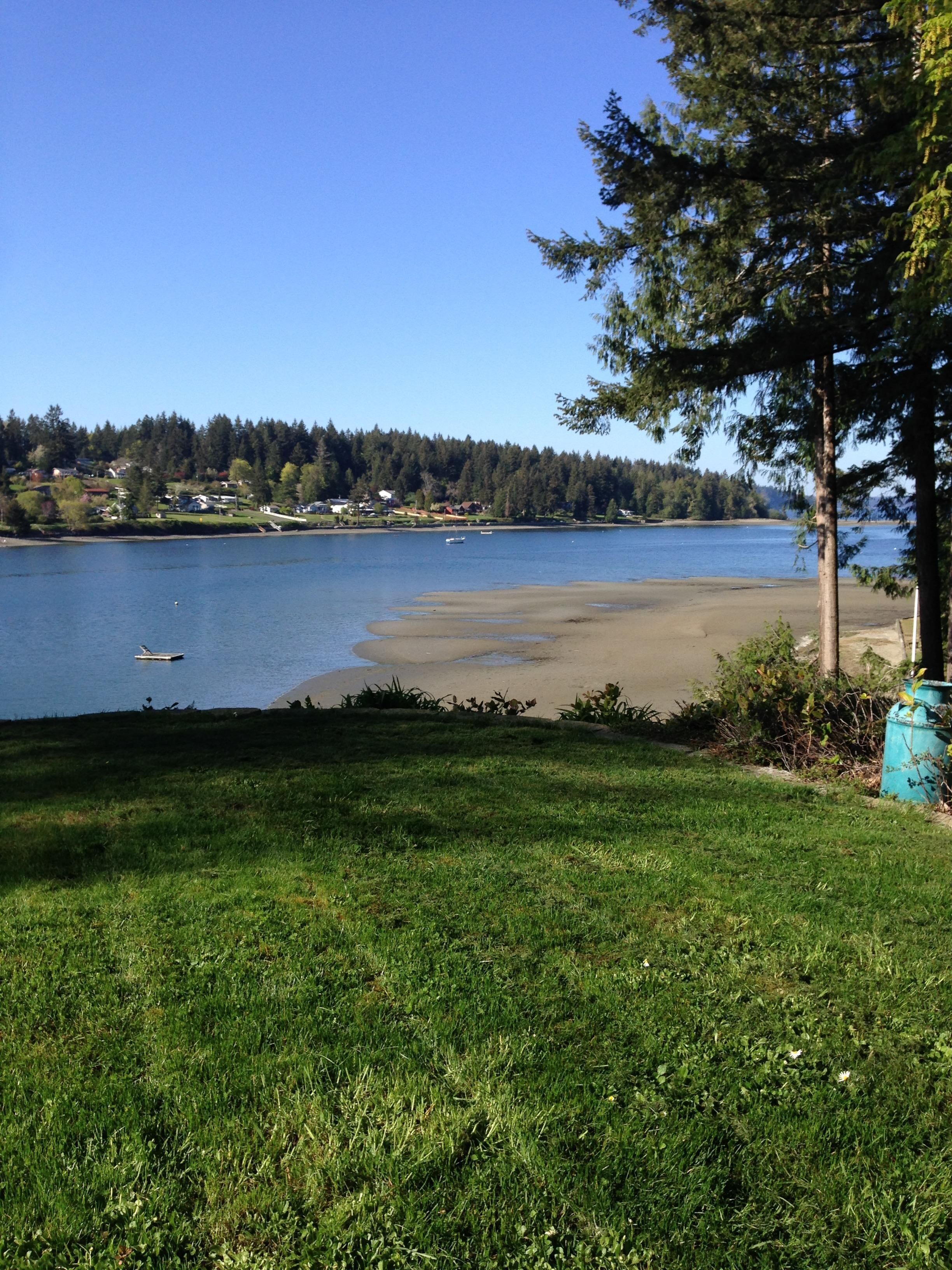 Lakebay Waterfront Beach House Year-Round With Unbelievable Views!