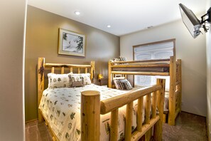 4 chambres, fer et planche à repasser, Wi-Fi gratuit, draps fournis