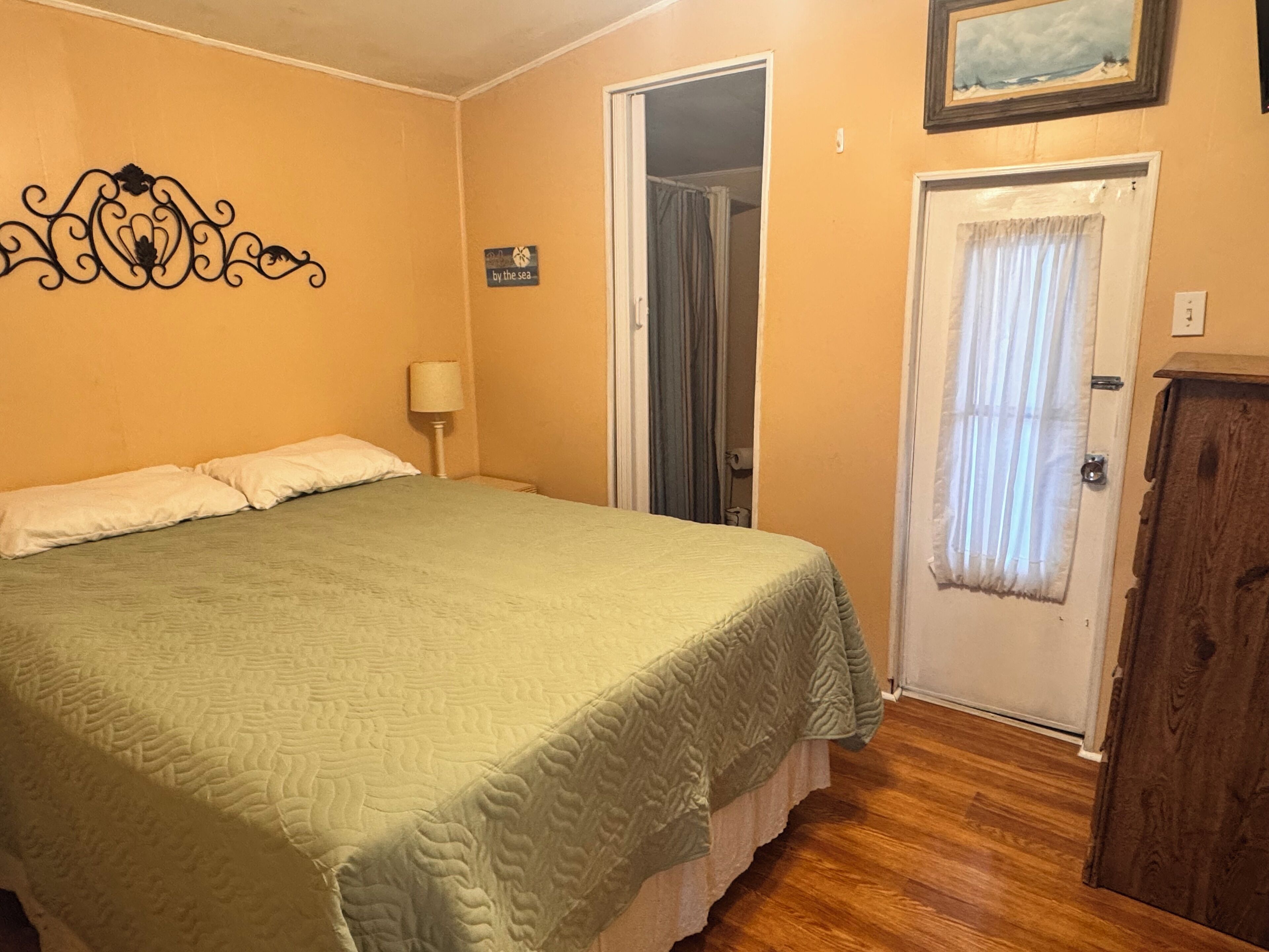 3 室のベッドルーム、デスク、WiFi (無料)