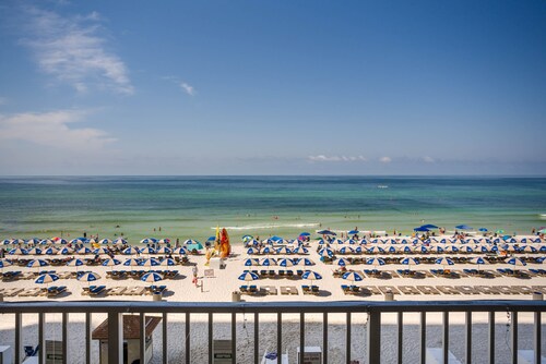 Spectacular -  Beach front condo from 149 night - no extra administrative fees.