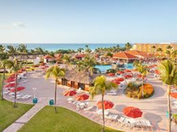 Property grounds - Aruba, Eagle Beach condo (Oranjesrad)
