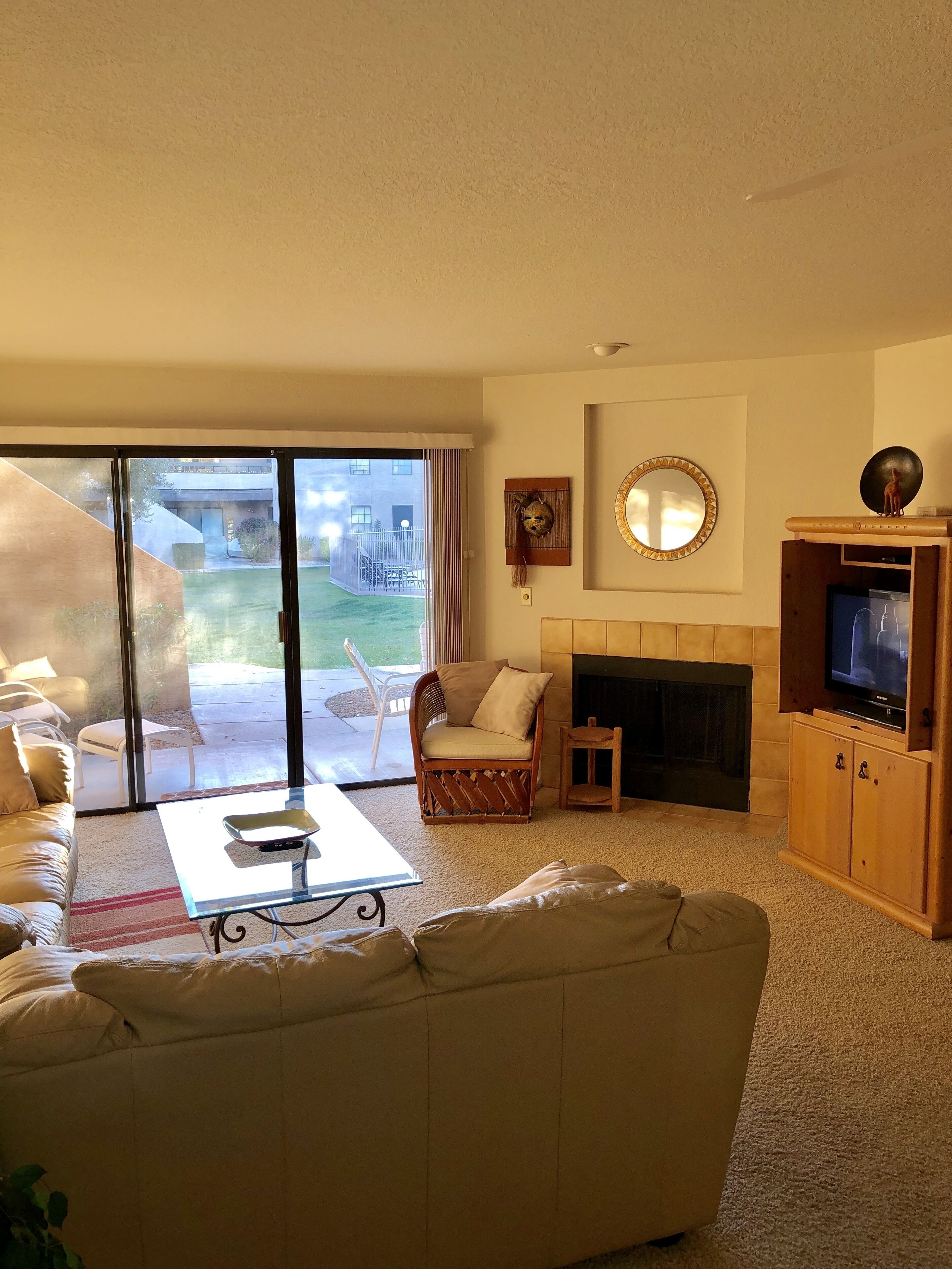 Smart-tv en een open haard