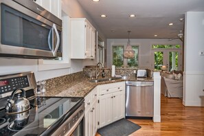 Fridge, microwave, oven, stovetop - Live oak views from this 3 bedroom cottage; 2 golf carts and peaceful screened in porch (Bald Head Island)