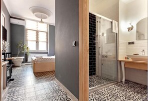 Gratis toiletartikler, hårtørrer, hjemmesko, håndklæder