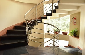 Staircase - Hotel Elvita Spa (Baños de Agua Santa)
