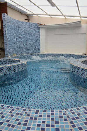 Pool - Hotel Elvita Spa (Baños de Agua Santa)