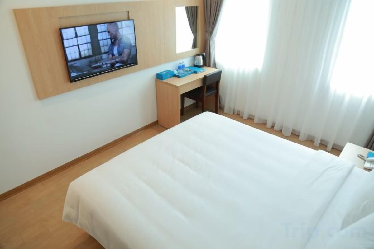 Premium bedding, down comforters, memory foam beds, minibar