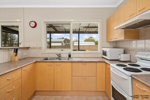 Family House, 3 Bedrooms | Private kitchen