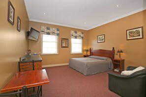 Chambre Luxe, 1 trĂšs grand lit, non-fumeurs | Wi-Fi gratuit, draps fournis