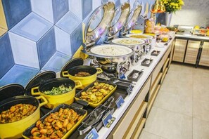 Daily buffet breakfast for a fee