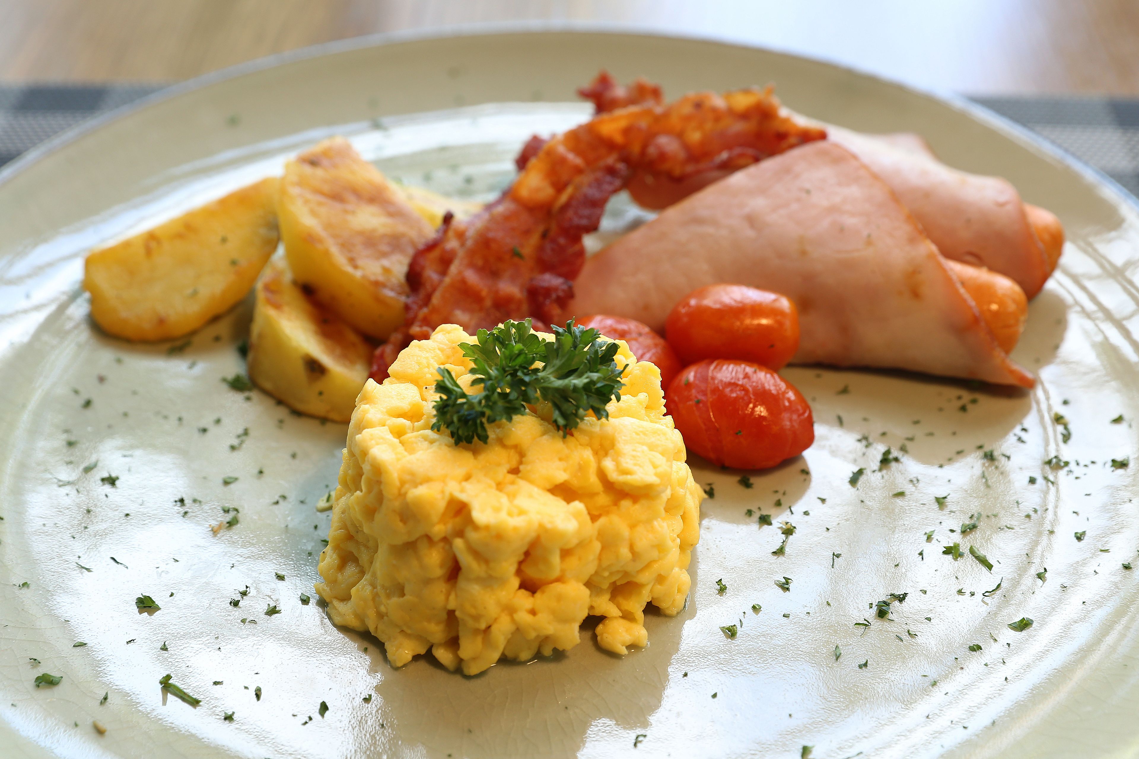 Café da manhã continental todos os dias (THB 350 por pessoa) 