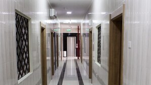 Hallway - Manarat Manah (Manah)