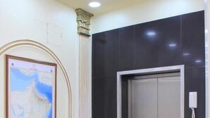 Interior - Manarat Manah (Manah)