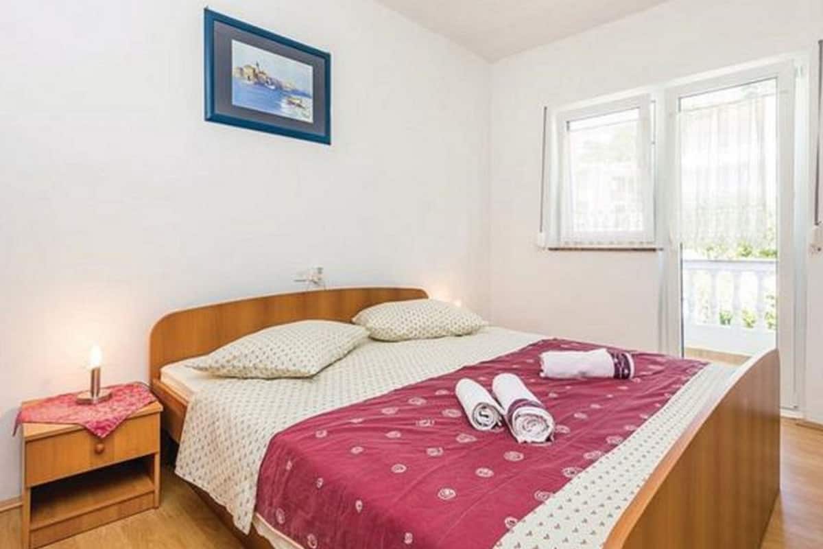 6 chambres, literie de qualité, lit avec matelas en mousse à mémoire