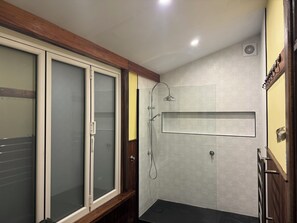 River Front Estate | Bathroom - River Front Estate (Huonville)