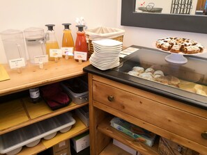 Daily buffet breakfast for a fee - Torrione Trento (Trento)