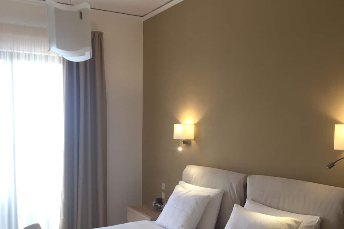 Premium Room, 2 Twin Beds, Sea View (11) | Premium bedding, Select Comfort beds, minibar, in-room safe