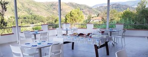 Buffet déjeuner gratuit tous les jours