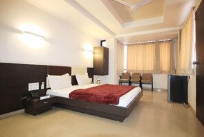 Blackout drapes, rollaway beds, free WiFi, bed sheets
