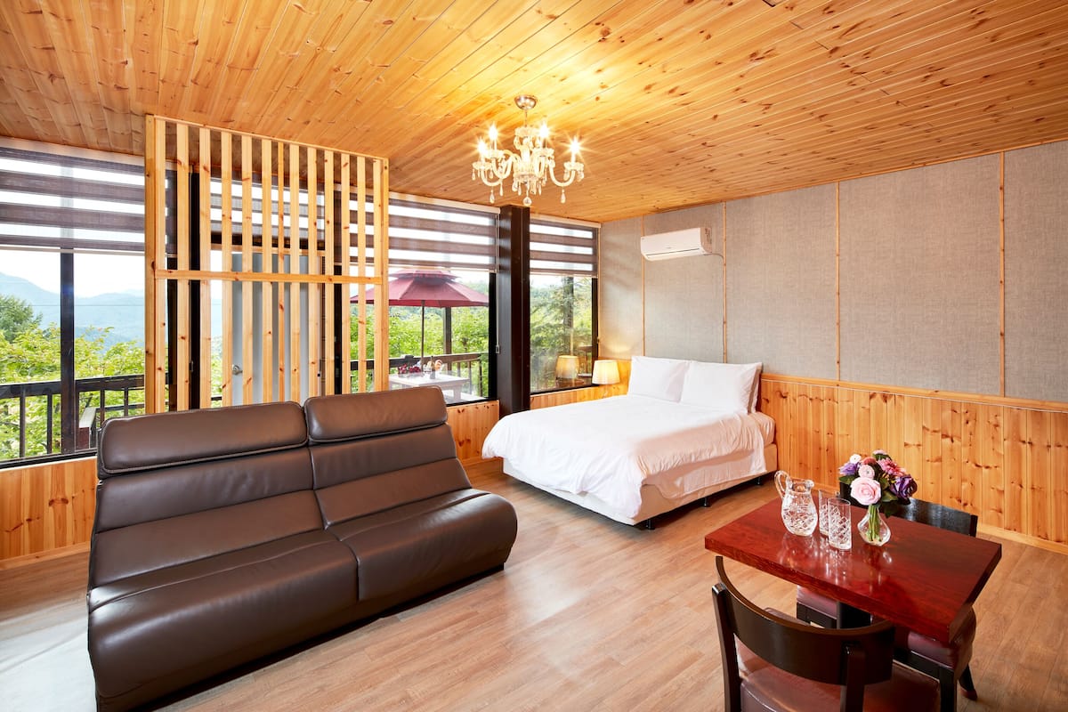 Premium-Studiosuite, 1 Queen-Bett, Bergblick, Bergseite (Prince)