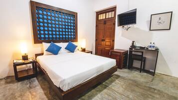 Kamar Standar | Seprai premium, minibar, brankas, dan didekorasi berbeda-beda