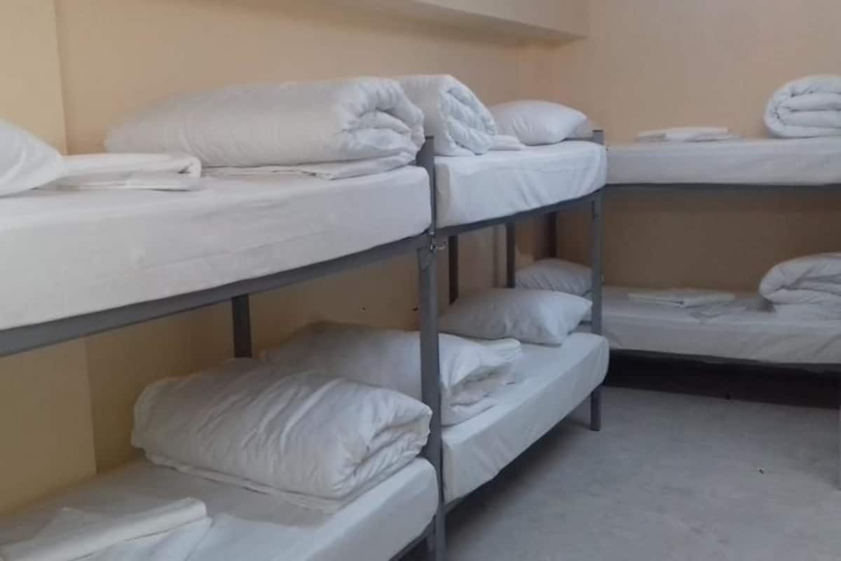 Standard Shared Dormitory | Soundproofing, WiFi (free), bed sheets