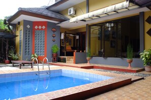 Family Villa, 6 Bedrooms, Mountain View | Private pool - Villa Alifa (Pakem)
