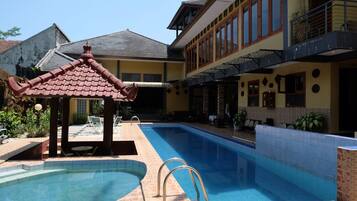 Familienvilla, 6 Schlafzimmer, Bergblick | Eigener Pool