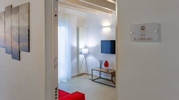 Deluxe Double Room with Exclusive Veranda | 1 chambre, draps en coton égyptien, literie de qualité supérieure