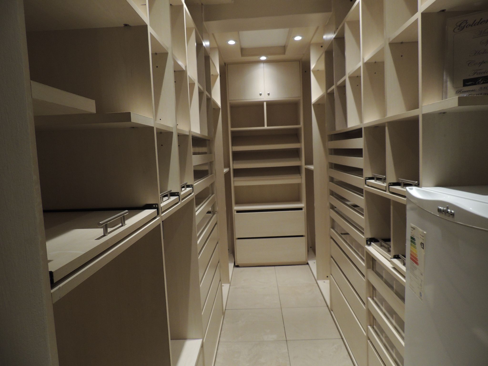 Suite – deluxe, 1 soverom | Minibar, safe på rommet, skrivebord og blendingsgardiner