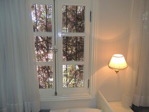 Minibar, in-room safe, desk, blackout curtains - GM Rooms Rental Suites (La Rioja)