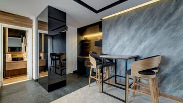 Luxury Suite, 1 King Bed with Sofa bed | Hypo-allergenic bedding, minibar, in-room safe, desk