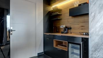 Suite de lujo, 1 cama King size y sofá cama | Ropa de cama hipoalergénica y minibar