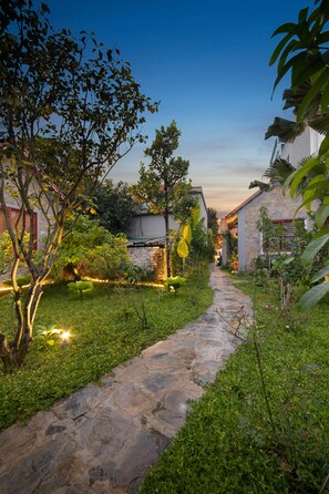 Garden - Tam Coc Holiday Hotel & Villa (Hoa Lu)