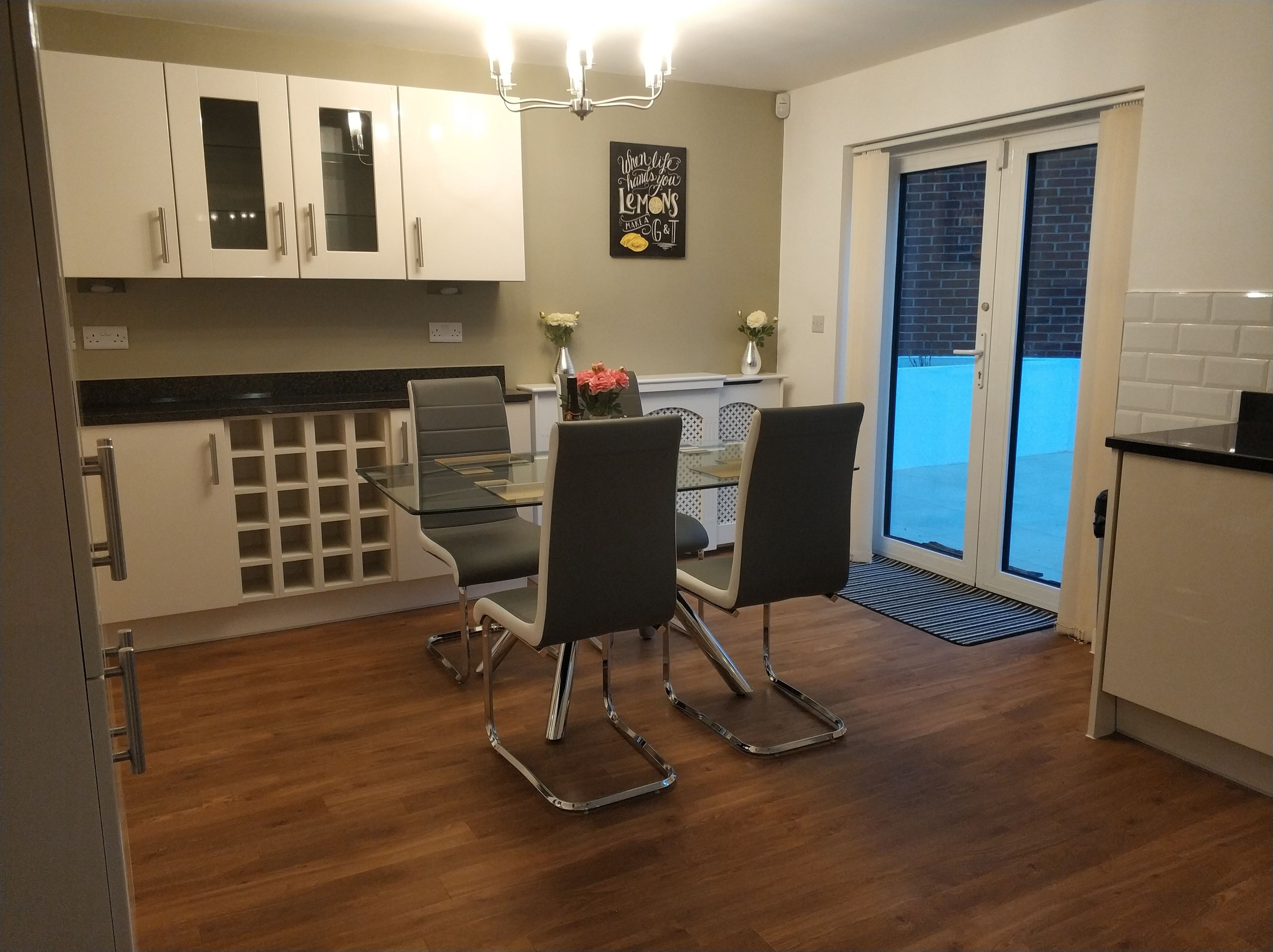 House, 3 Bedrooms | In-room dining