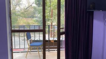 Deluxe Double Room, 1 Queen Bed | Desk, blackout drapes, free WiFi, bed sheets