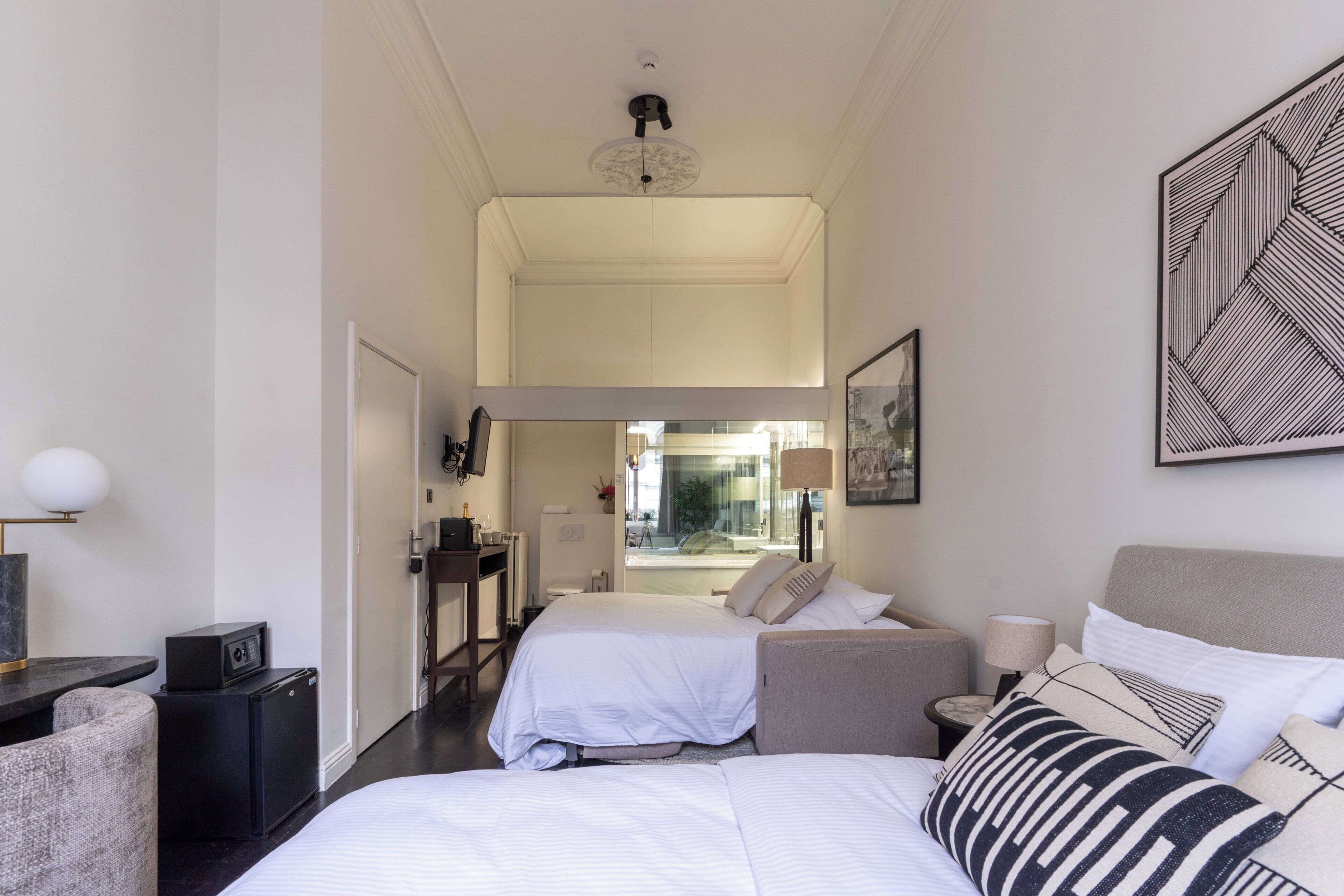 Photo - Museum Suites