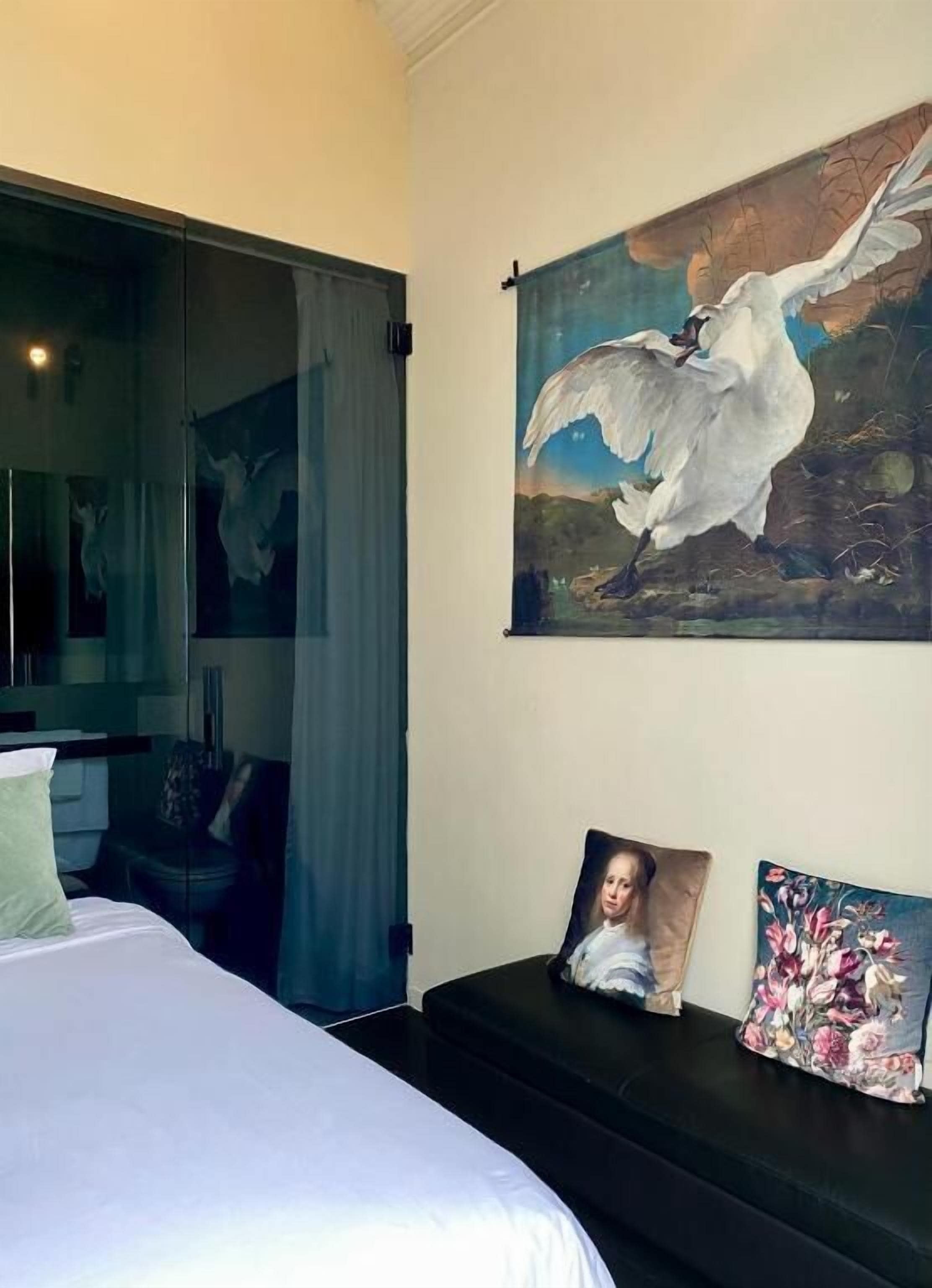 Photo - Museum Suites