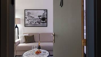 Double Room | Living area | Flat-screen TV, Netflix, iPod dock