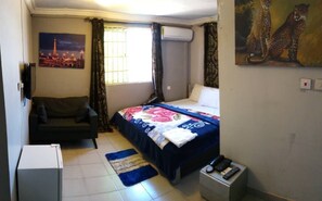 Deluxe Room, Multiple Beds, Non Smoking | Individually decorated, individually furnished, desk, laptop workspace - HG Palace Lodge (Accra)