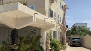 Exterior - HG Palace Lodge (Accra)