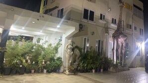 Exterior - HG Palace Lodge (Accra)